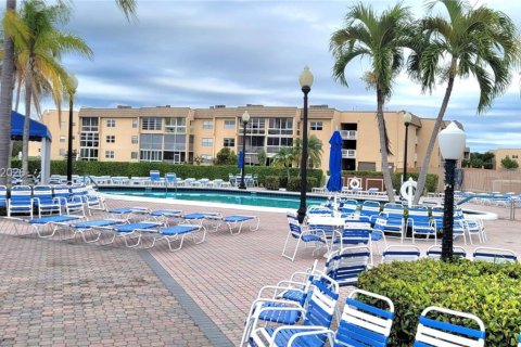 Купить кондоминиум в Санрайз, Флорида 2 спальни, 106.47м2, № 2003919 - фото 27