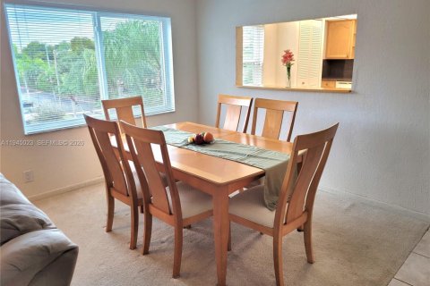 Купить кондоминиум в Санрайз, Флорида 2 спальни, 106.47м2, № 2003919 - фото 5