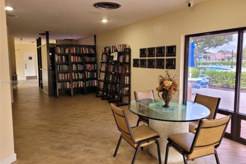 Купить кондоминиум в Санрайз, Флорида 2 спальни, 106.47м2, № 2003919 - фото 21