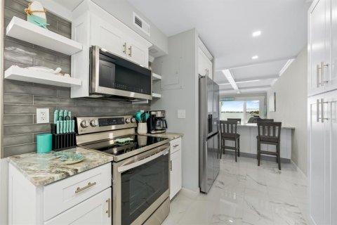 Condominio en alquiler en Saint Petersburg, Florida, 1 dormitorio, 72.93 m2 № 2267067 - foto 6