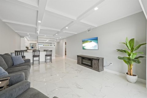 Condominio en alquiler en Saint Petersburg, Florida, 1 dormitorio, 72.93 m2 № 2267067 - foto 14