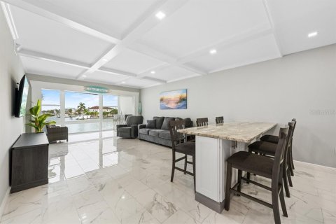 Condominio en alquiler en Saint Petersburg, Florida, 1 dormitorio, 72.93 m2 № 2267067 - foto 18