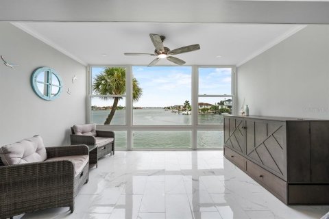 Condominio en alquiler en Saint Petersburg, Florida, 1 dormitorio, 72.93 m2 № 2267067 - foto 11