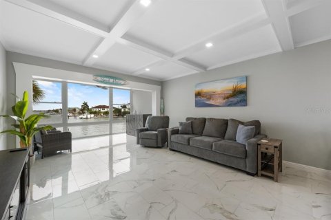 Condominio en alquiler en Saint Petersburg, Florida, 1 dormitorio, 72.93 m2 № 2267067 - foto 17