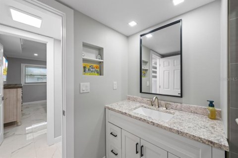 Condominio en alquiler en Saint Petersburg, Florida, 1 dormitorio, 72.93 m2 № 2267067 - foto 23