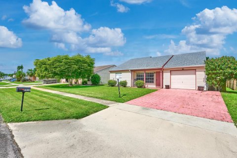 Villa ou maison à Lake Worth, Floride 3 chambres, 123.56 m2 № 2431420