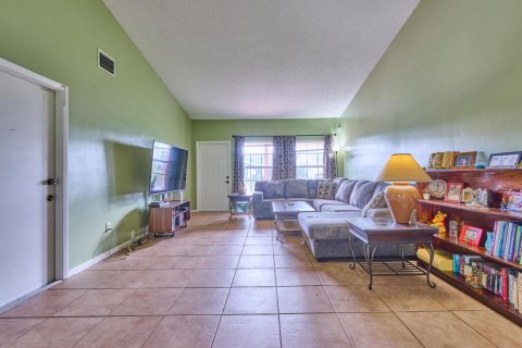 Villa ou maison à vendre à Lake Worth, Floride: 3 chambres, 123.56 m2 № 2431420 - photo 27