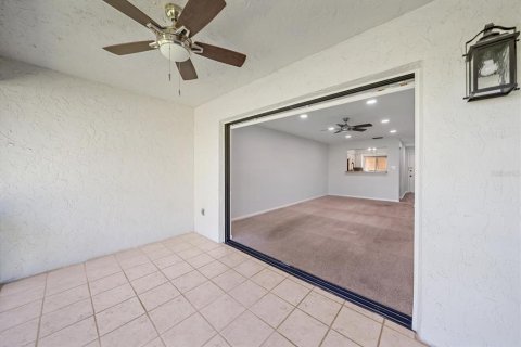 Copropriété à louer à Sarasota, Floride: 2 chambres, 106.37 m2 № 2389032 - photo 9