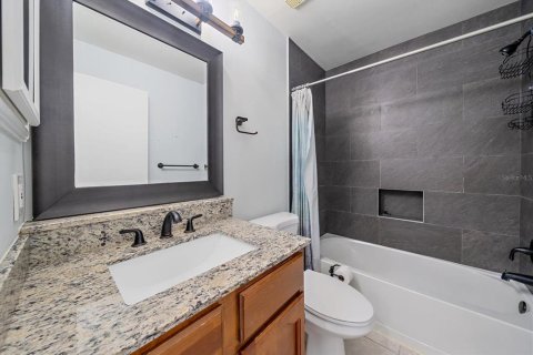 Copropriété à louer à Sarasota, Floride: 2 chambres, 106.37 m2 № 2389032 - photo 23