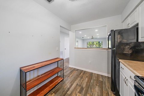 Copropriété à louer à Sarasota, Floride: 2 chambres, 106.37 m2 № 2389032 - photo 12