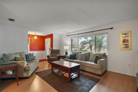 Casa en venta en Mount Dora, Florida, 3 dormitorios, 175.96 m2 № 1734285 - foto 6