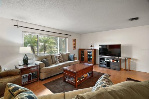 Casa en venta en Mount Dora, Florida, 3 dormitorios, 175.96 m2 № 1734285 - foto 5