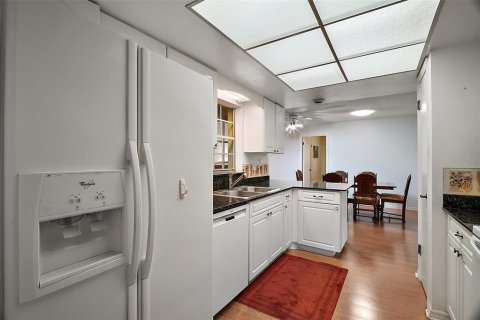 Casa en venta en Mount Dora, Florida, 3 dormitorios, 175.96 m2 № 1734285 - foto 9