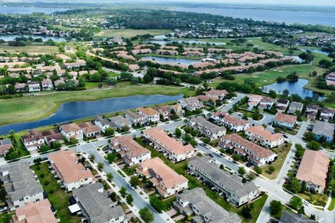 Townhouse in Orlando, Florida 3 bedrooms, 153.01 sq.m. № 1583524 - photo 22