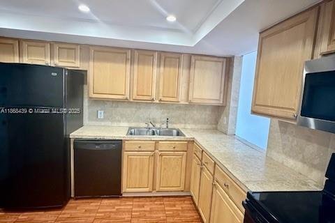 Condo in North Miami Beach, Florida, 1 bedroom  № 1896443 - photo 3