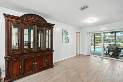 Villa ou maison à vendre à North Fort Myers, Floride: 3 chambres, 170.66 m2 № 1908790 - photo 17