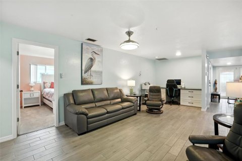 Villa ou maison à vendre à North Fort Myers, Floride: 3 chambres, 170.66 m2 № 1908790 - photo 8