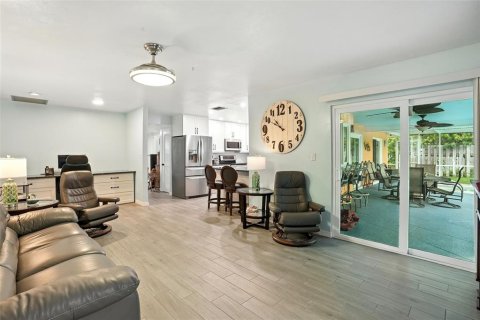 Villa ou maison à vendre à North Fort Myers, Floride: 3 chambres, 170.66 m2 № 1908790 - photo 9