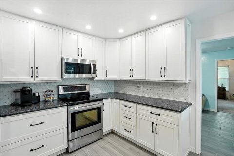 Villa ou maison à vendre à North Fort Myers, Floride: 3 chambres, 170.66 m2 № 1908790 - photo 15