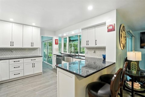 Villa ou maison à vendre à North Fort Myers, Floride: 3 chambres, 170.66 m2 № 1908790 - photo 12