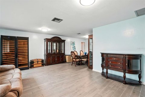 Villa ou maison à vendre à North Fort Myers, Floride: 3 chambres, 170.66 m2 № 1908790 - photo 20