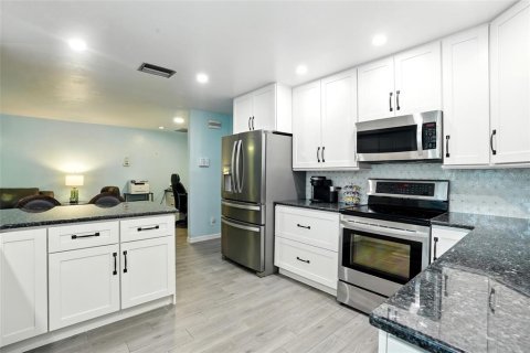 Villa ou maison à vendre à North Fort Myers, Floride: 3 chambres, 170.66 m2 № 1908790 - photo 14