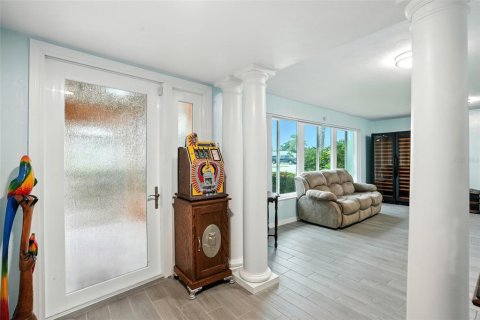 Villa ou maison à vendre à North Fort Myers, Floride: 3 chambres, 170.66 m2 № 1908790 - photo 4