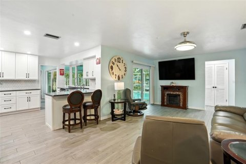 Villa ou maison à vendre à North Fort Myers, Floride: 3 chambres, 170.66 m2 № 1908790 - photo 10