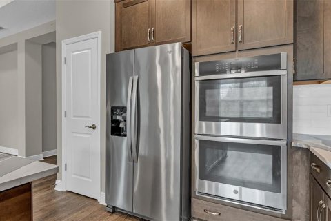 Снять в аренду виллу или дом в Тампа, Флорида 4 спальни, 205.13м2, № 2094636 - фото 9