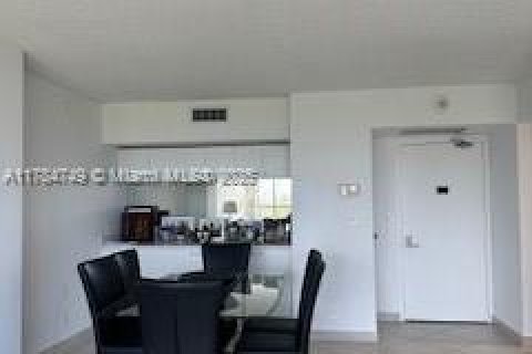 Купить кондоминиум в Авентура, Флорида 2 спальни, 121.98м2, № 2012192 - фото 12