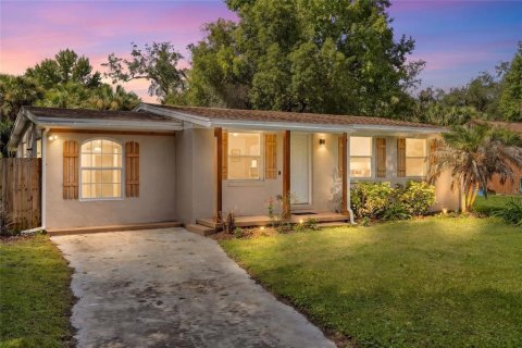 House in DeBary, Florida 3 bedrooms, 113.34 sq.m. № 2267459