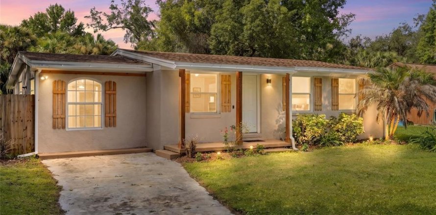 Villa ou maison à DeBary, Floride 3 chambres, 113.34 m2 № 2267459