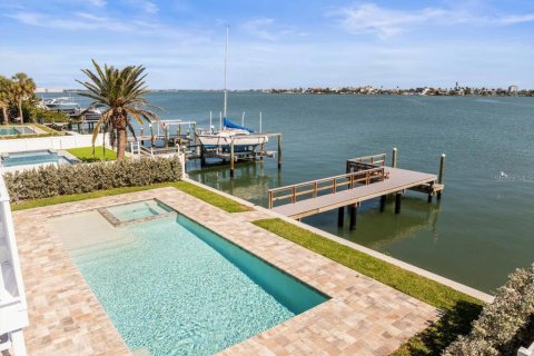 Casa en venta en Saint Pete Beach, Florida, 4 dormitorios, 381.27 m2 № 1589808 - foto 18