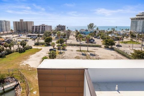 Casa en venta en Saint Pete Beach, Florida, 4 dormitorios, 381.27 m2 № 1589808 - foto 19