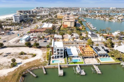 Casa en venta en Saint Pete Beach, Florida, 4 dormitorios, 381.27 m2 № 1589808 - foto 8