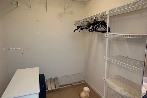 Купить кондоминиум в Тамарак, Флорида 2 спальни, 139.35м2, № 1701624 - фото 13