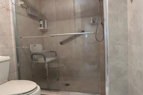 Купить кондоминиум в Тамарак, Флорида 2 спальни, 139.35м2, № 1701624 - фото 14