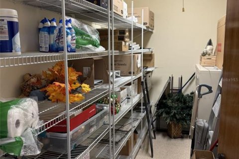 Commercial property in Fruitland Park, Florida 204.38 sq.m. № 2222132 - photo 10