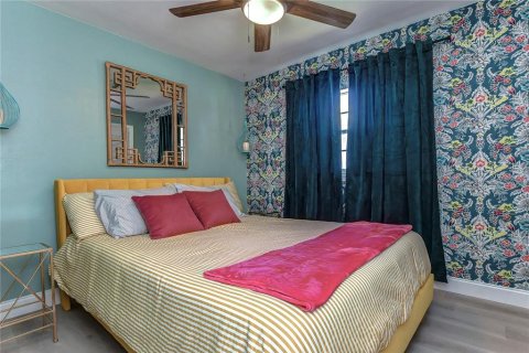 House in Tampa, Florida 3 bedrooms, 130.06 sq.m. № 2225927 - photo 22