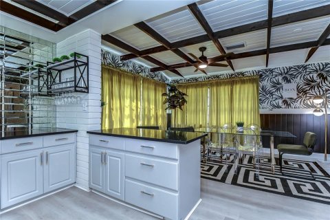 House in Tampa, Florida 3 bedrooms, 130.06 sq.m. № 2225927 - photo 20