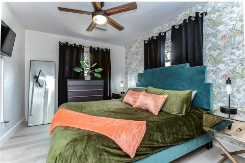 House in Tampa, Florida 3 bedrooms, 130.06 sq.m. № 2225927 - photo 27