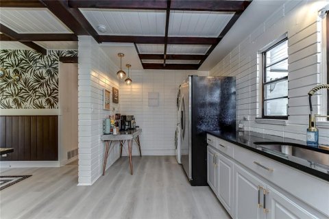 House in Tampa, Florida 3 bedrooms, 130.06 sq.m. № 2225927 - photo 9