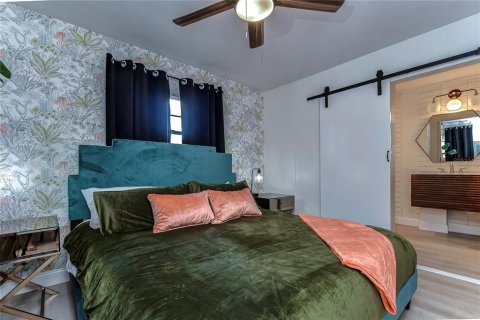 House in Tampa, Florida 3 bedrooms, 130.06 sq.m. № 2225927 - photo 28