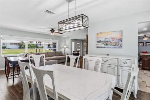 Купить виллу или дом в Ларго, Флорида 8 комнат, 153.29м2, № 2221278 - фото 5
