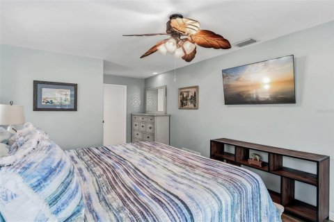 Купить виллу или дом в Ларго, Флорида 8 комнат, 153.29м2, № 2221278 - фото 22