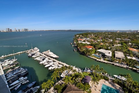 Copropriété à louer à Miami Beach, Floride: 4 chambres, 288 m2 № 1941001 - photo 29