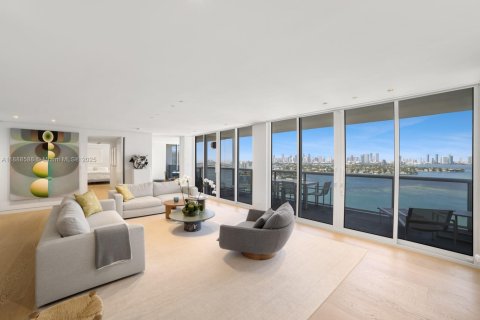 Copropriété à louer à Miami Beach, Floride: 4 chambres, 288 m2 № 1941001 - photo 1
