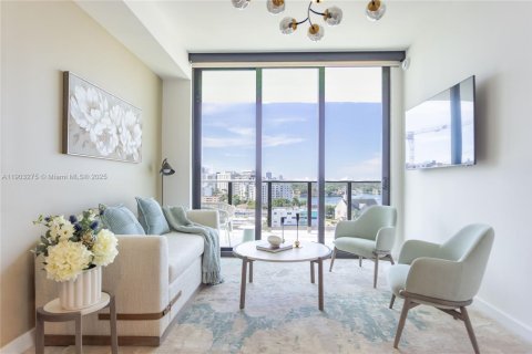 Condominio en alquiler en Miami Beach, Florida, 1 dormitorio № 2012631 - foto 2