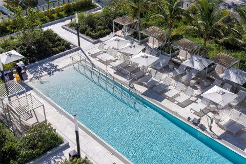 Condominio en Miami Beach, Florida, 1 dormitorio  № 2012631
