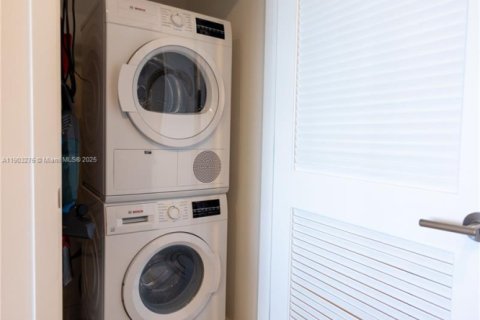 Condominio en alquiler en Miami Beach, Florida, 1 dormitorio № 2012631 - foto 29